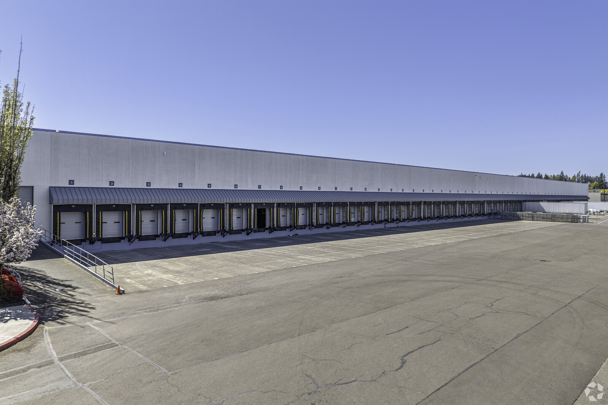 29555 SW Boones Ferry Rd, Wilsonville, OR for lease Building Photo- Image 1 of 15