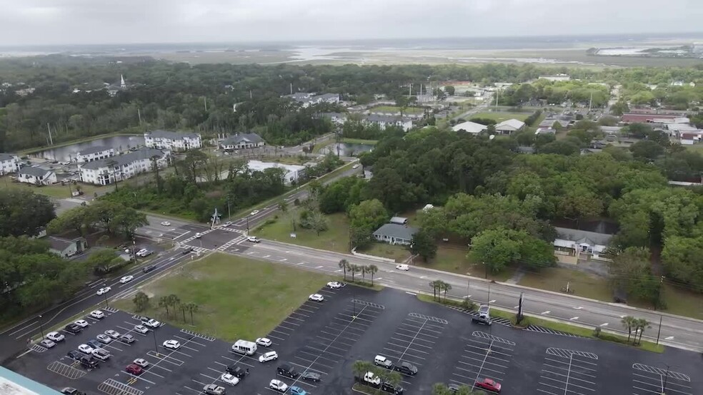 1127 S 14th St, Fernandina Beach, FL for lease - Commercial Listing Video - Image 2 of 7