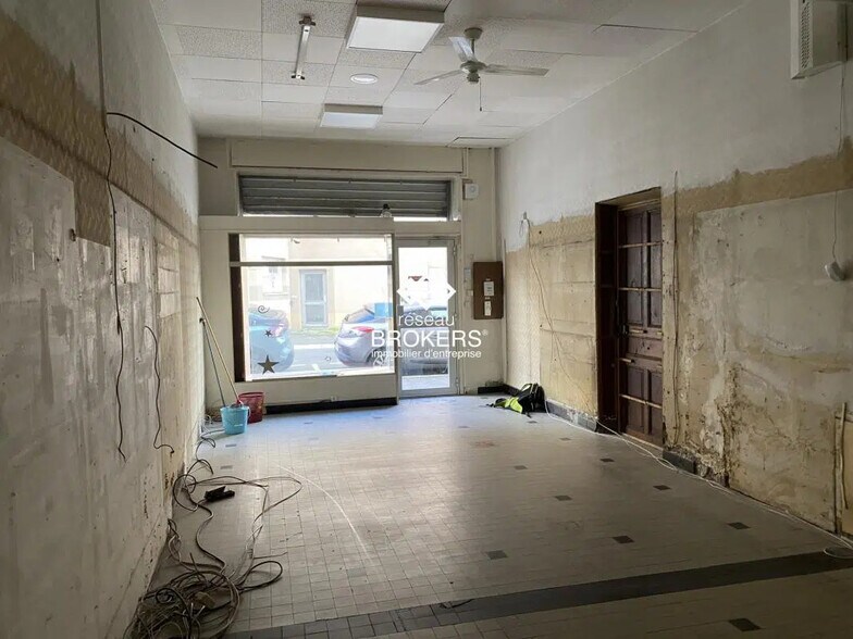 Retail in Grenoble for sale - Interior Photo - Image 1 of 8