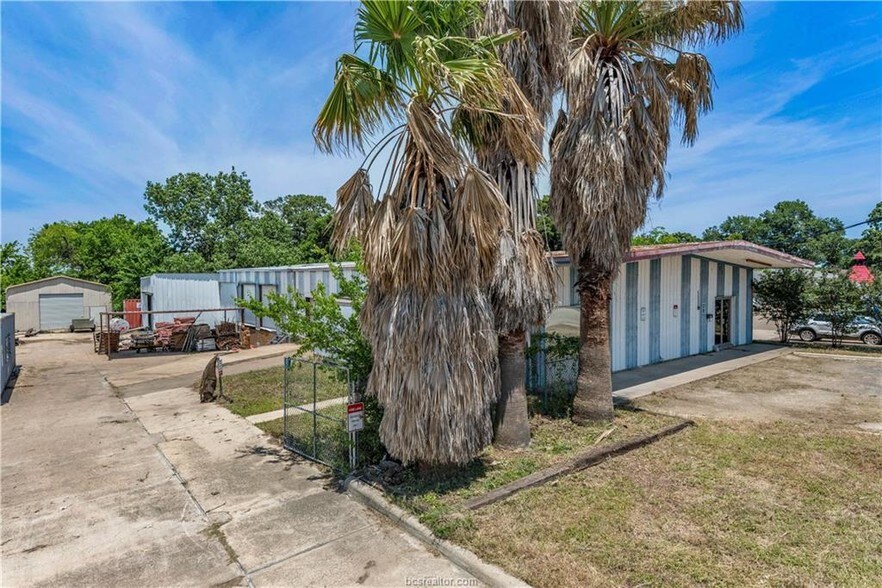 106 Royal St, Bryan, TX for sale - Building Photo - Image 1 of 1