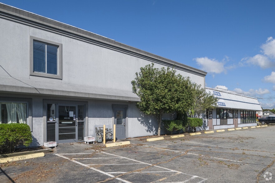 525-527 Church St, New Bedford, MA for sale - Primary Photo - Image 1 of 4