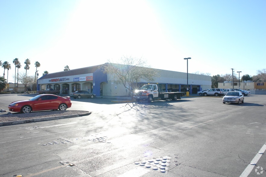 637 E Sahara Ave, Las Vegas, NV for lease - Primary Photo - Image 2 of 3