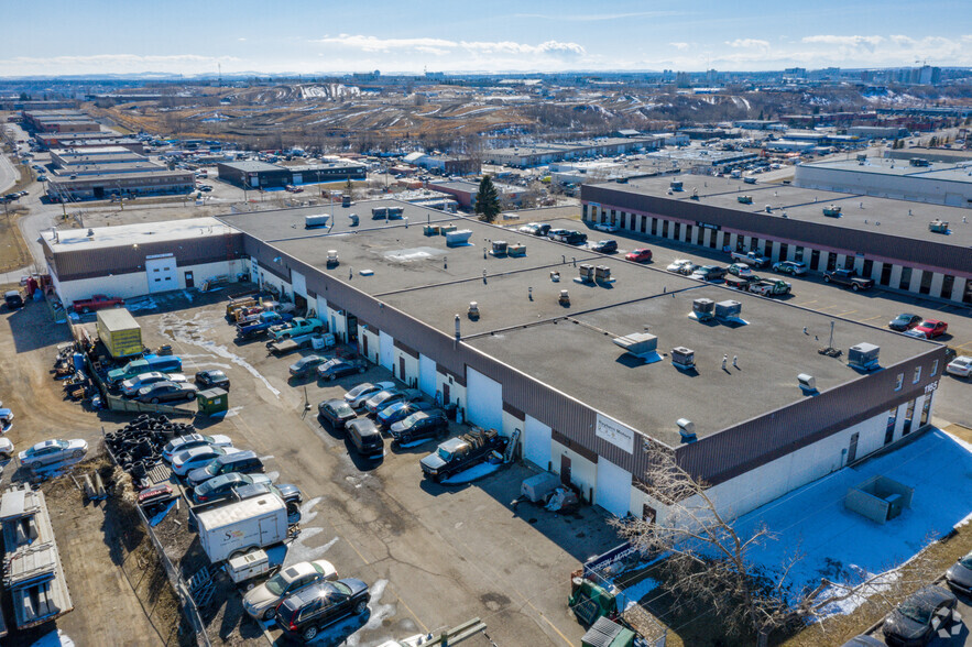 1165 44th Ave SE, Calgary, AB for lease - Building Photo - Image 2 of 4