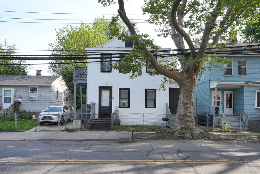 33-35 Granfield Ave, Bridgeport, CT for sale - Building Photo - Image 3 of 7