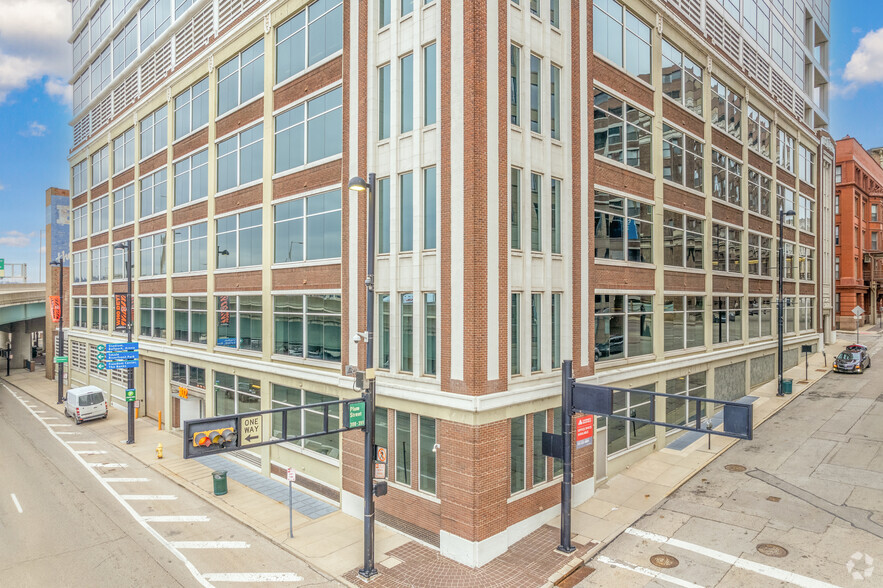 302 W 3rd St, Cincinnati, OH for lease - Building Photo - Image 2 of 6