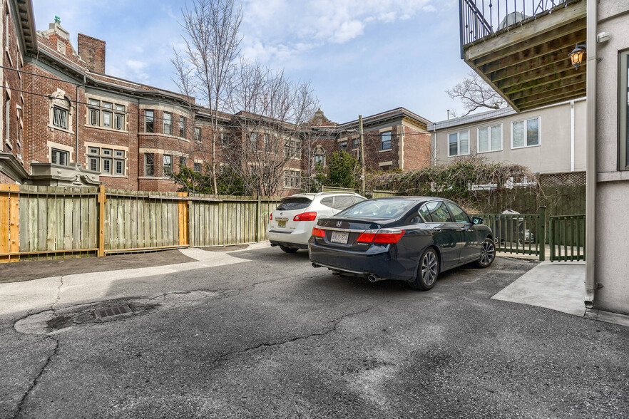 4 Oriole Gdns, Toronto, ON for sale - Building Photo - Image 2 of 105