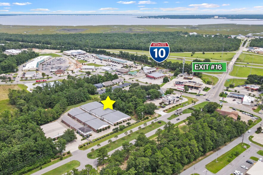 5402 Gex Dr, Diamondhead, MS 39525