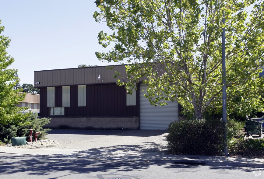 1045 Triangle Ct, West Sacramento, CA for lease - Building Photo - Image 3 of 3