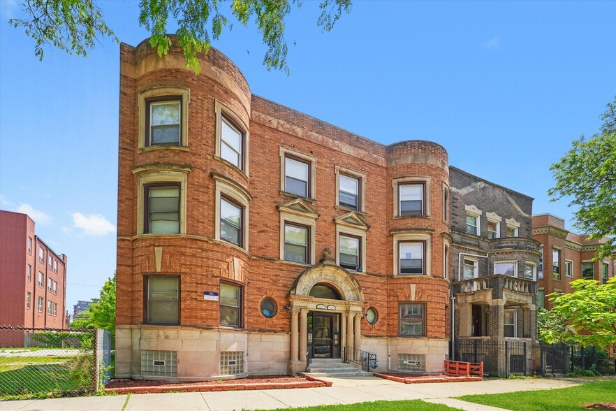 4317 S Michigan Ave, Chicago, IL for sale - Building Photo - Image 2 of 9