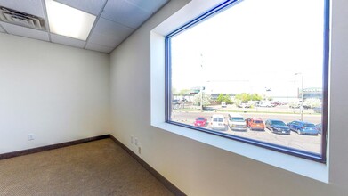 1955 University Ave W, Saint Paul, MN for lease Interior Photo- Image 2 of 4