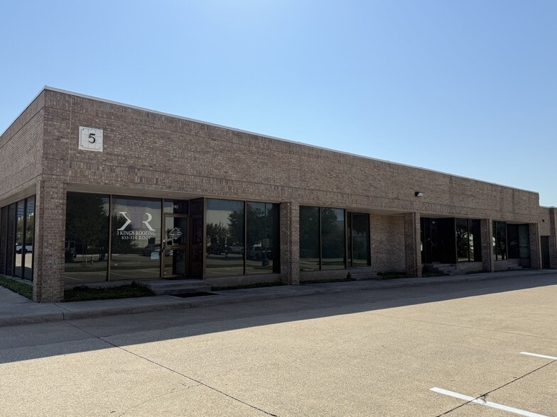 701 E Plano Pkwy, Plano, TX for lease - Building Photo - Image 2 of 9