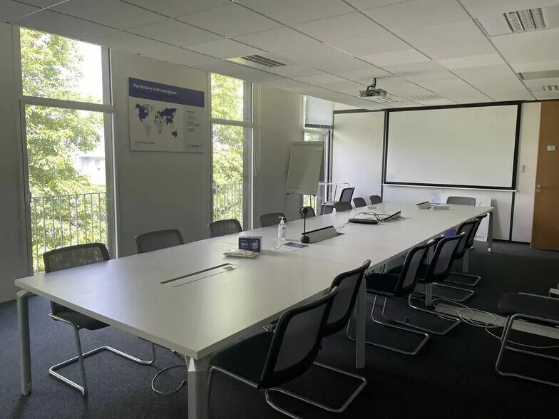 Office in Saint-Herblain for lease - Building Photo - Image 2 of 6