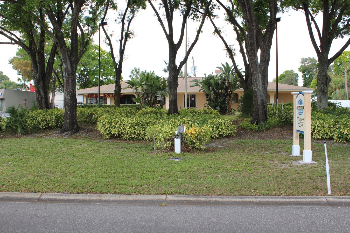 4501 Mainlands Blvd W, Pinellas Park, FL 33782