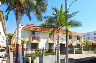 5661 Lexington Ave - Theater