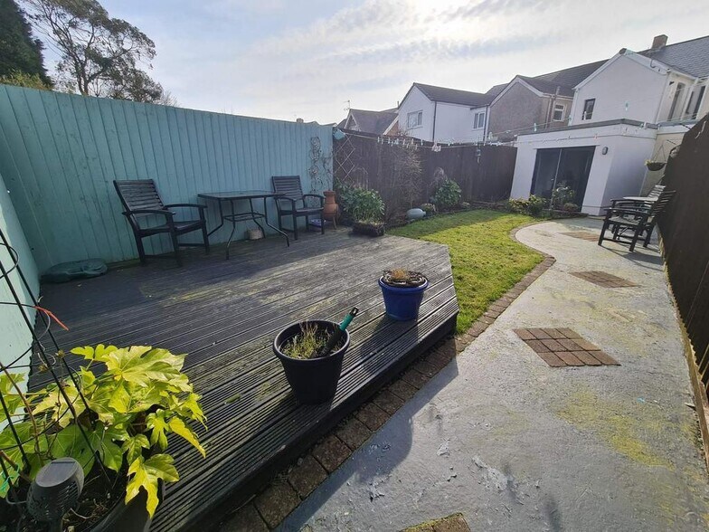 840 Carmarthen Rd, Swansea for sale - Building Photo - Image 3 of 33