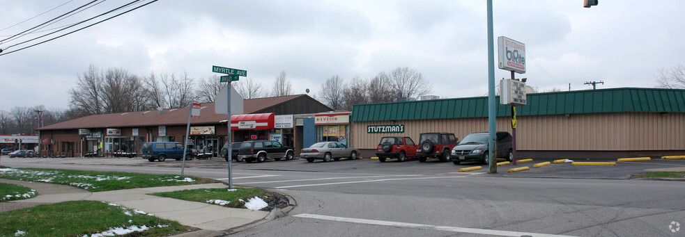 2034-2046 Bailey Rd, Cuyahoga Falls, OH for lease - Building Photo - Image 2 of 5