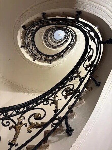 Office in Paris for sale - Building Photo - Image 3 of 8