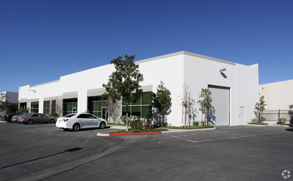 4590 Ish Dr, Simi Valley, CA for lease - Primary Photo - Image 3 of 3