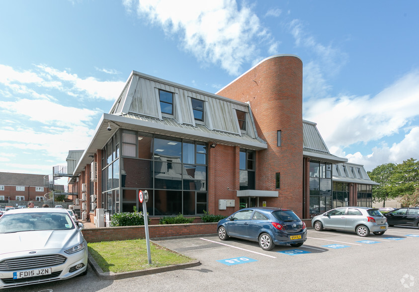 Barnett Way, Gloucester for lease - Primary Photo - Image 1 of 3