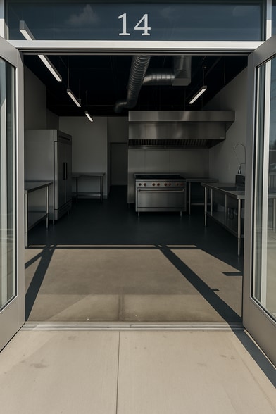 1530 S Alameda St, Los Angeles, CA for lease - Building Photo - Image 1 of 42