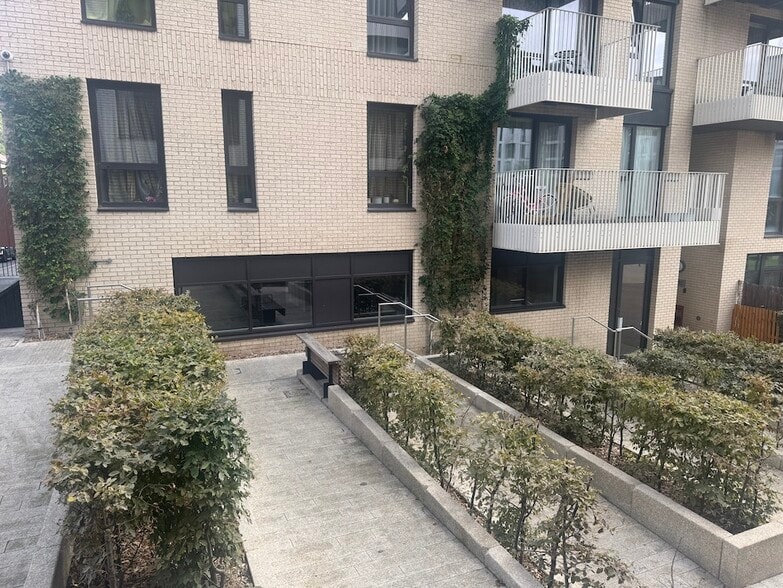 32 Penny Brookes Street, London for lease - Building Photo - Image 3 of 11