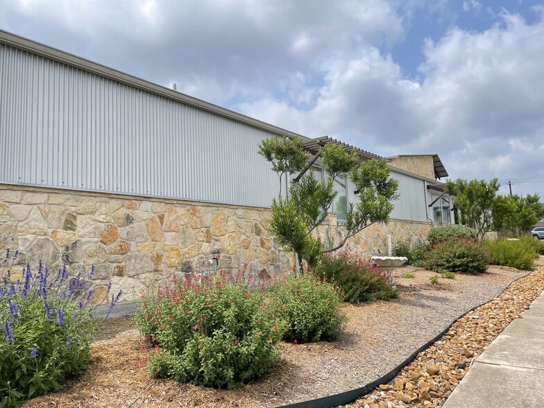 109 Enterprise Pky, Boerne, TX for lease - Building Photo - Image 2 of 56