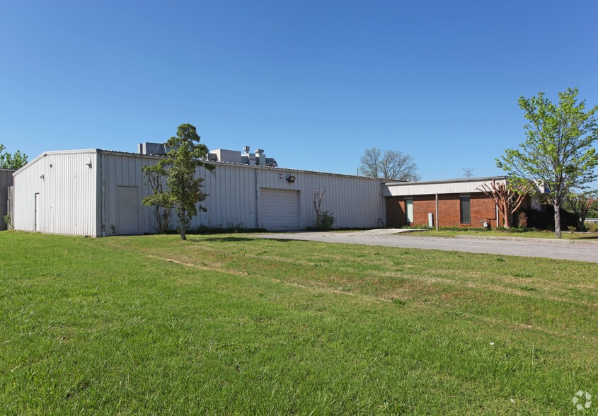 2215 Mock Rd, Huntsville, AL for lease - Building Photo - Image 3 of 6