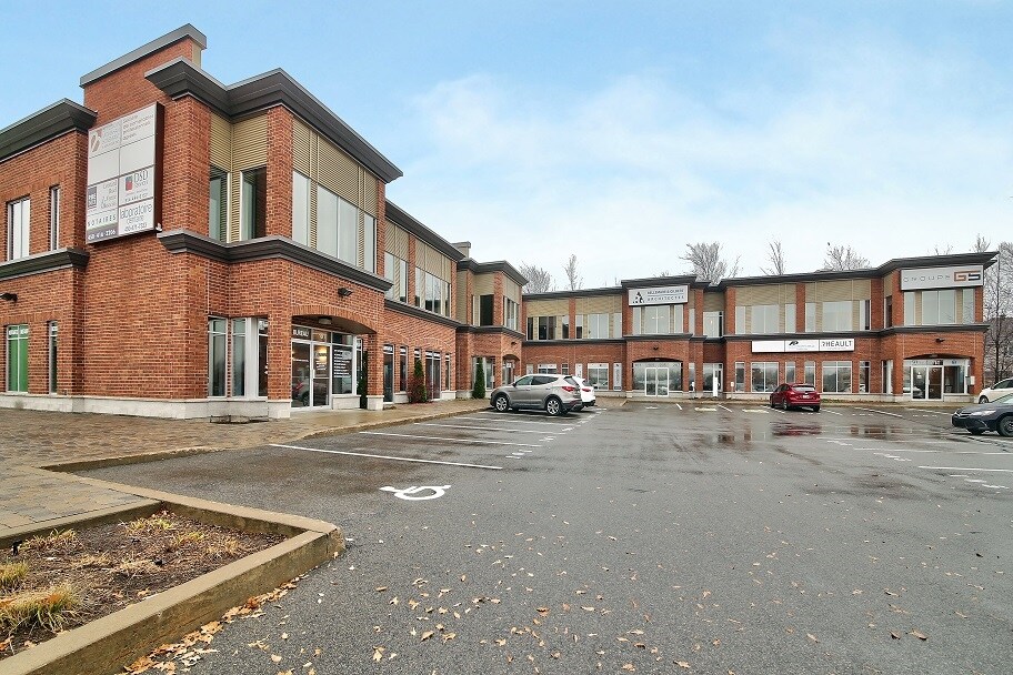 3215 Boul de la Pinière, Terrebonne, QC J6X 3A5