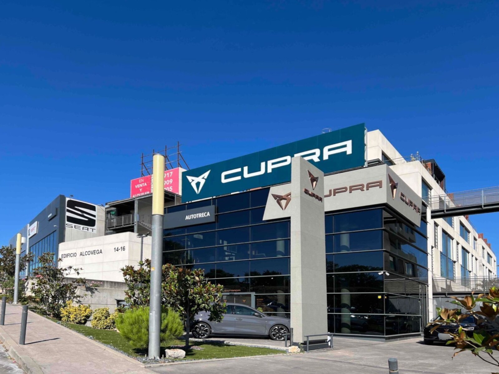 Retail in Alcobendas, Madrid for lease Construction Photo- Image 1 of 6