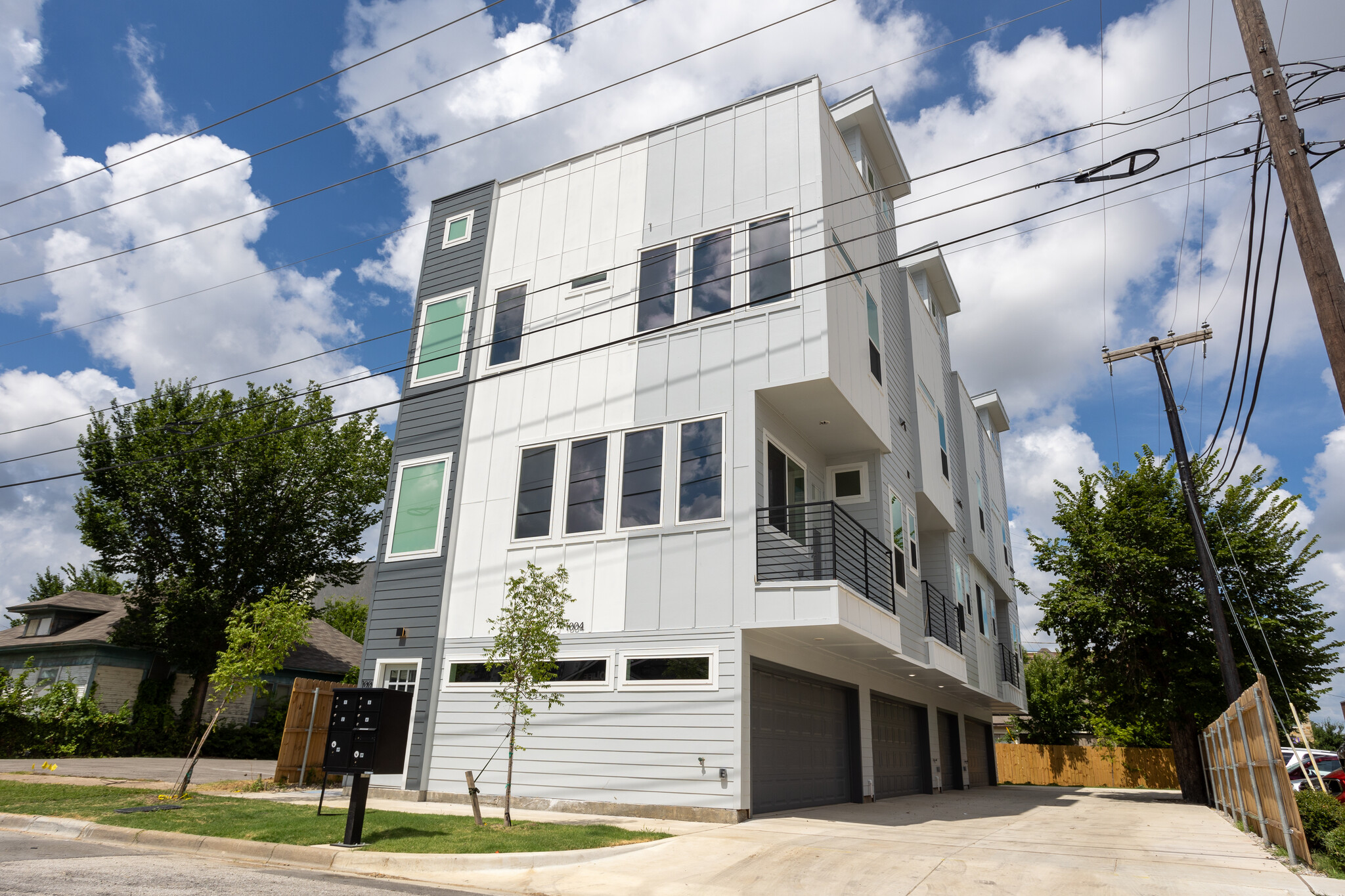 1004 Travis ave, Fort Worth, TX for sale Building Photo- Image 1 of 50