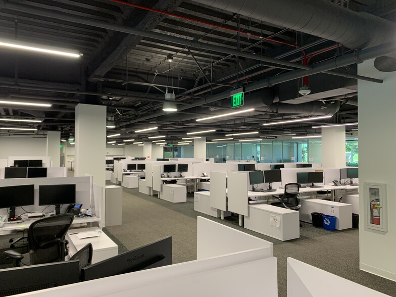 4750 Wilshire Blvd, Los Angeles, CA for lease - Interior Photo - Image 3 of 6