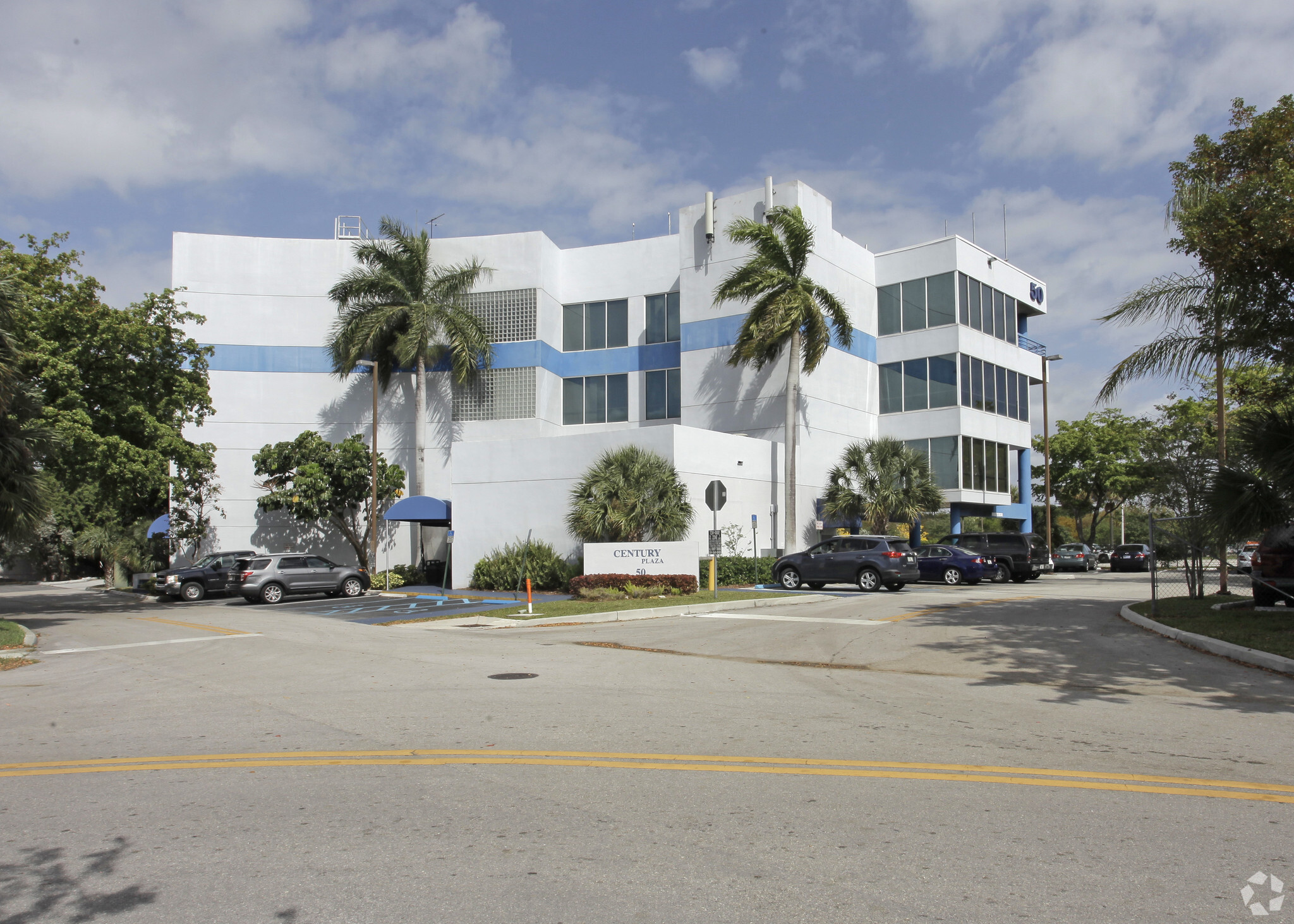 50 E Sample Rd, Pompano Beach, FL for sale Building Photo- Image 1 of 1