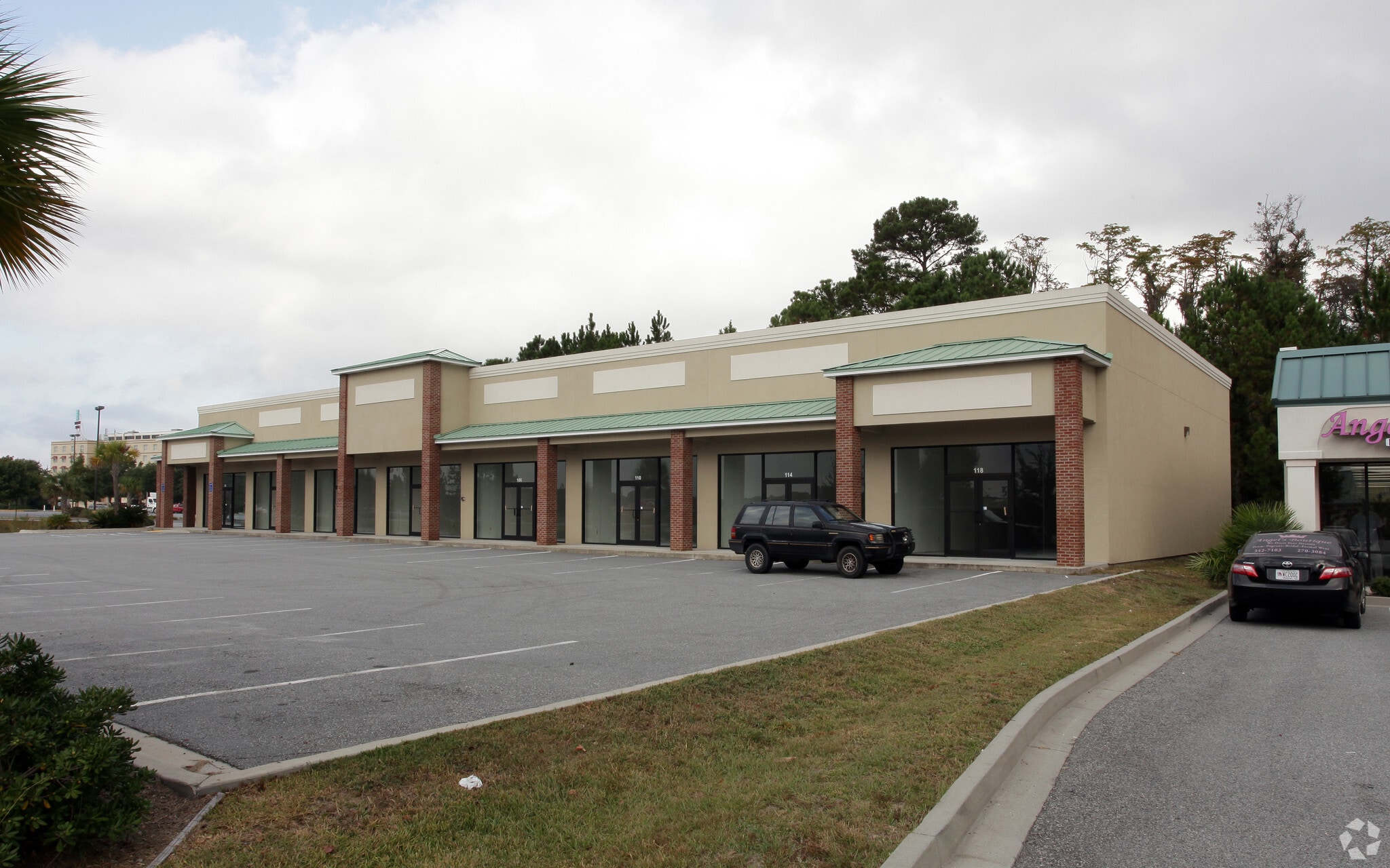 90-118 Commerce Dr, Brunswick, GA for sale Primary Photo- Image 1 of 1