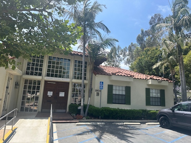 1801 E Park Court Pl, Santa Ana, CA for lease - Building Photo - Image 1 of 21