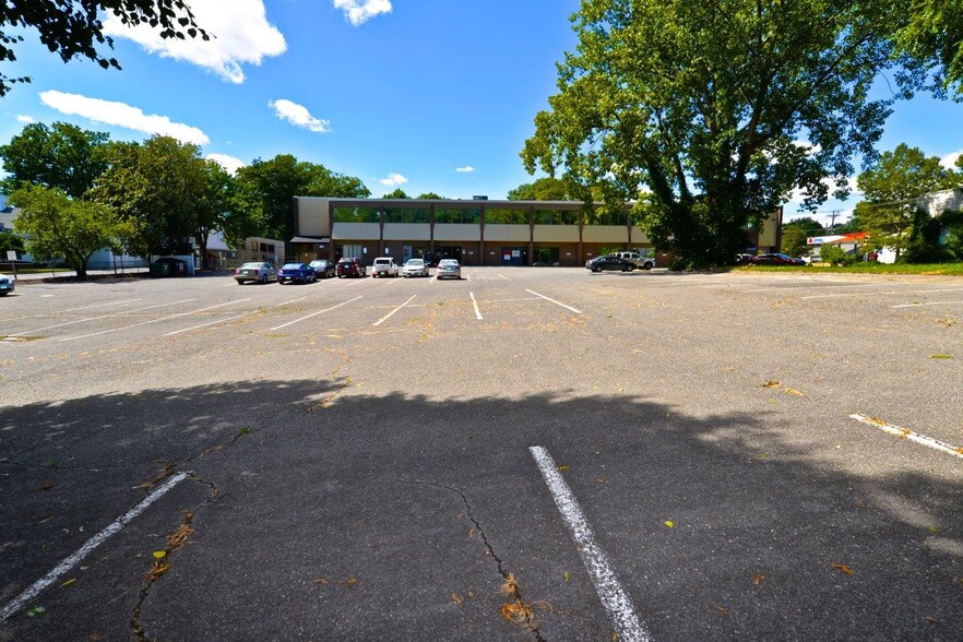 345 Main St, Danbury, CT for lease - Building Photo - Image 3 of 4