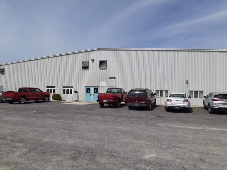 5529 Dial Dr, Granite City, IL for lease - Building Photo - Image 1 of 5