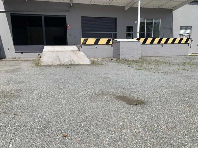 Office in Lormont for lease - Building Photo - Image 2 of 12