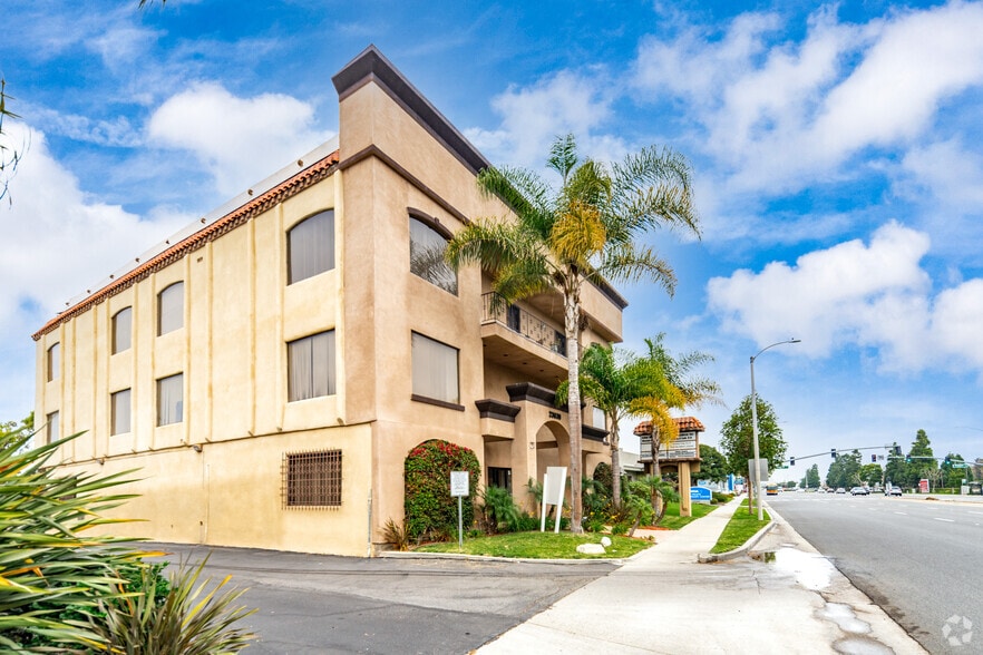 23639 Hawthorne Blvd, Torrance, CA for lease - Building Photo - Image 1 of 5