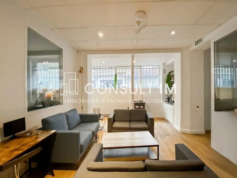 Office in Paris for lease - Building Photo - Image 2 of 7