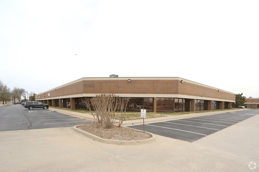 4141-4149 Highline Blvd, Oklahoma City, OK for lease - Primary Photo - Image 1 of 3