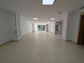 Retail in Mataró, Barcelona for lease Interior Photo- Image 2 of 14