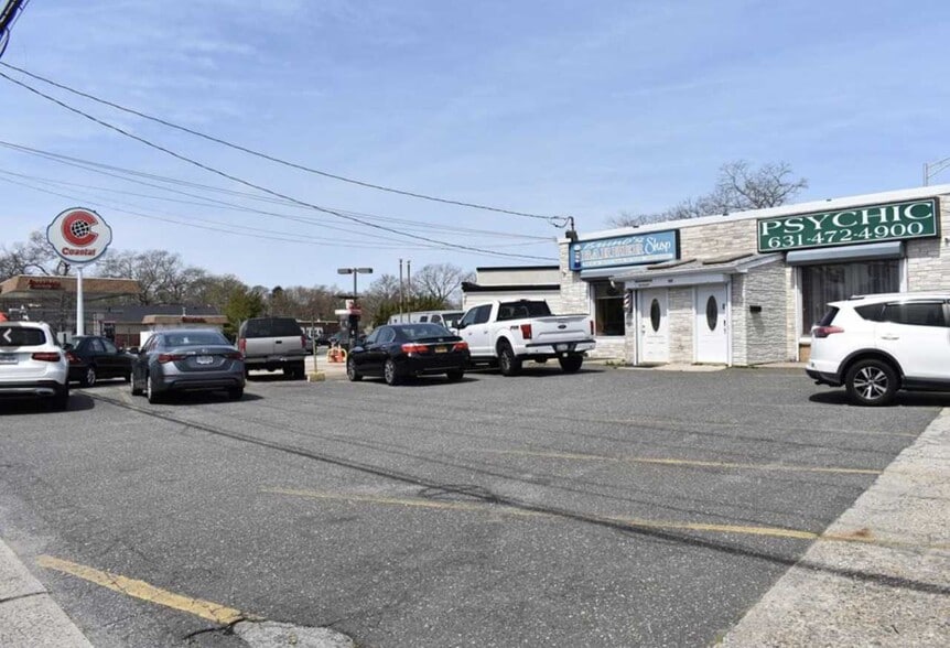 317 Union Ave, Holbrook, NY for sale - Building Photo - Image 3 of 21