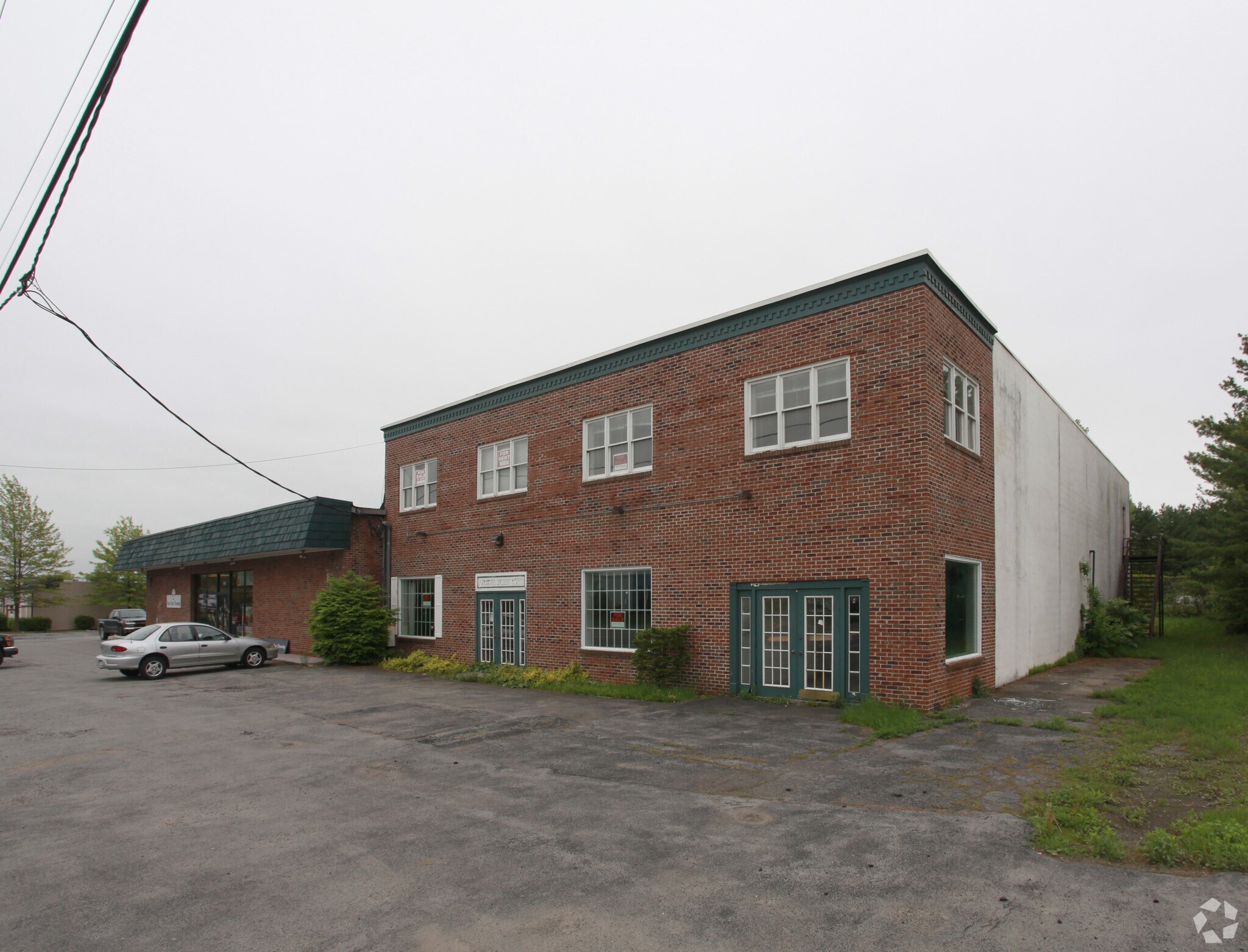 102 Quaker Rd, Queensbury, NY for sale Primary Photo- Image 1 of 1