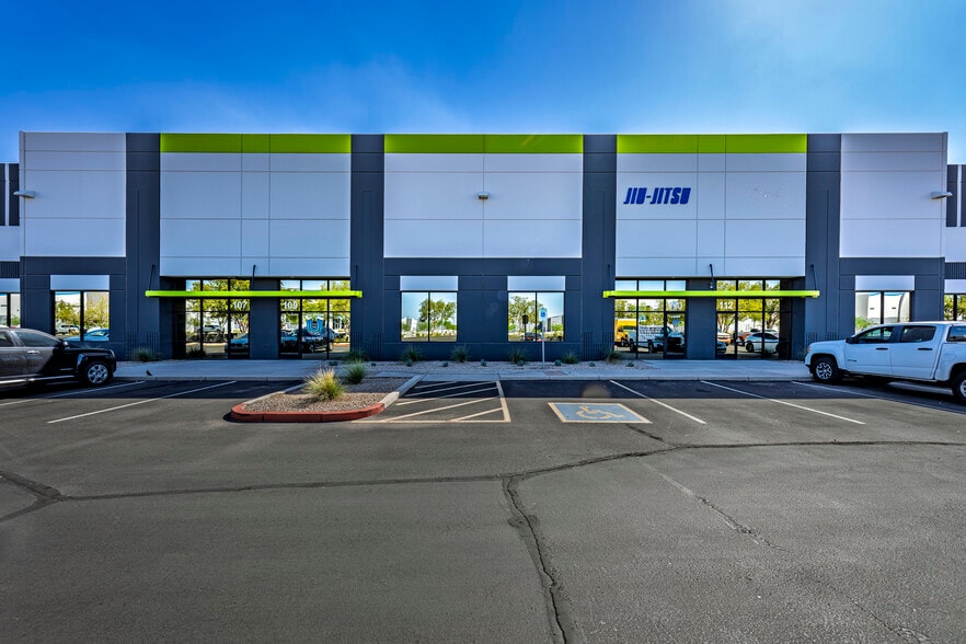 7931 E Pecos Rd, Mesa, AZ for lease - Building Photo - Image 3 of 21