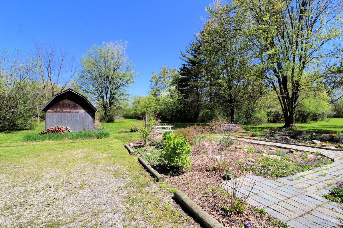 5158 Lennon Rd, Flint, MI 48507