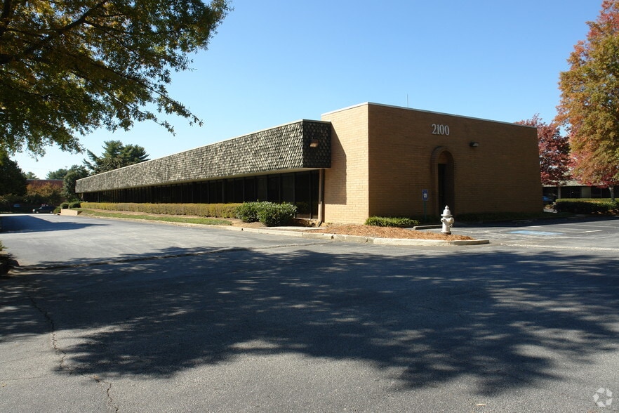 6855 Jimmy Carter Blvd, Norcross, GA for sale - Primary Photo - Image 1 of 5