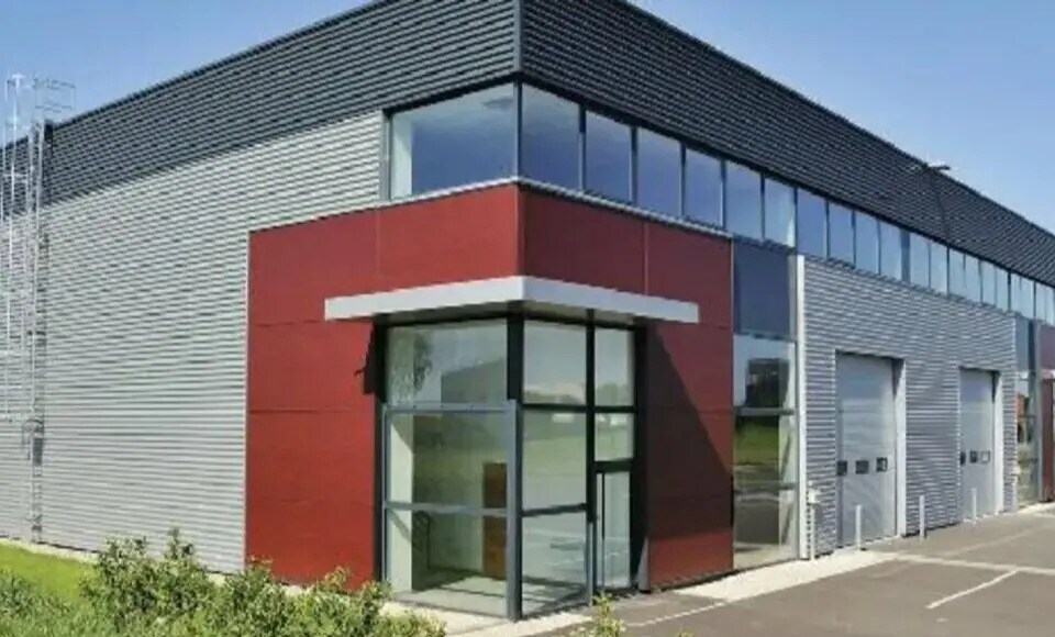 Flex in Élancourt for lease - Building Photo - Image 1 of 4