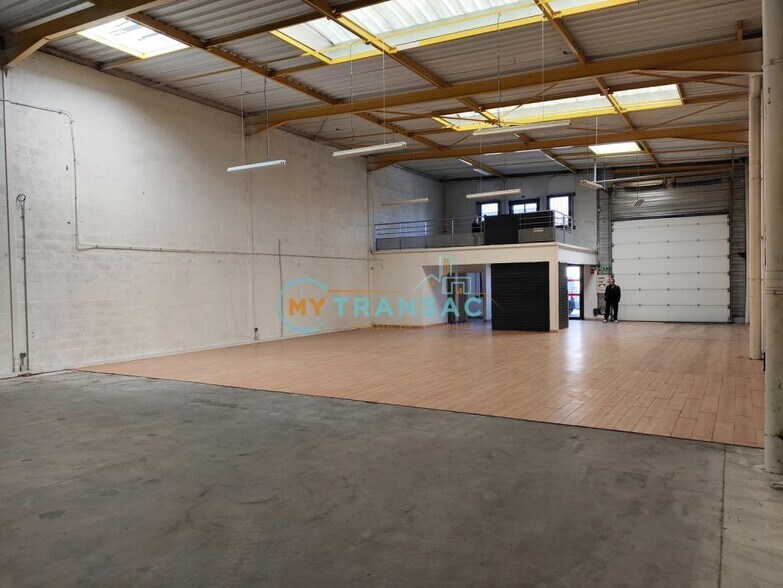 Flex in Pontault-Combault for lease - Building Photo - Image 2 of 18