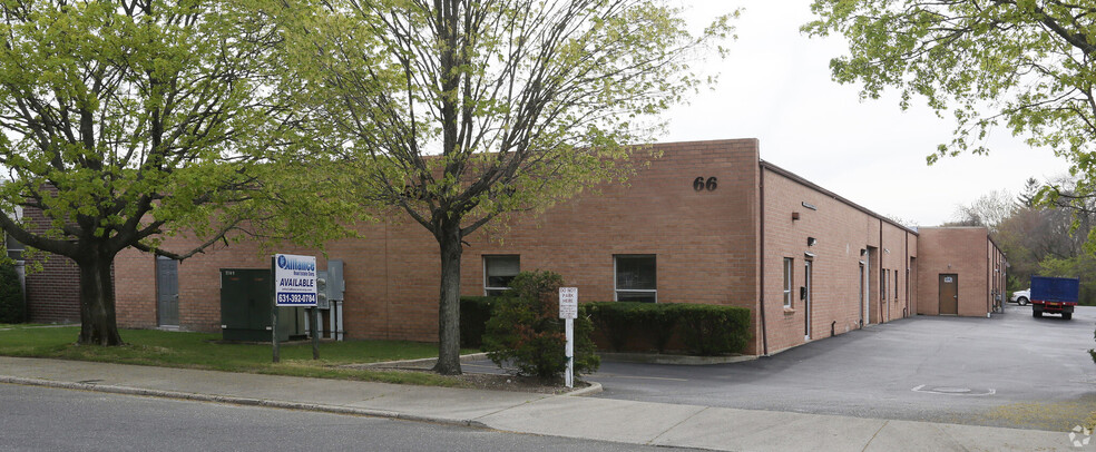 66 E Jefryn Blvd, Deer Park, NY for lease - Building Photo - Image 1 of 5