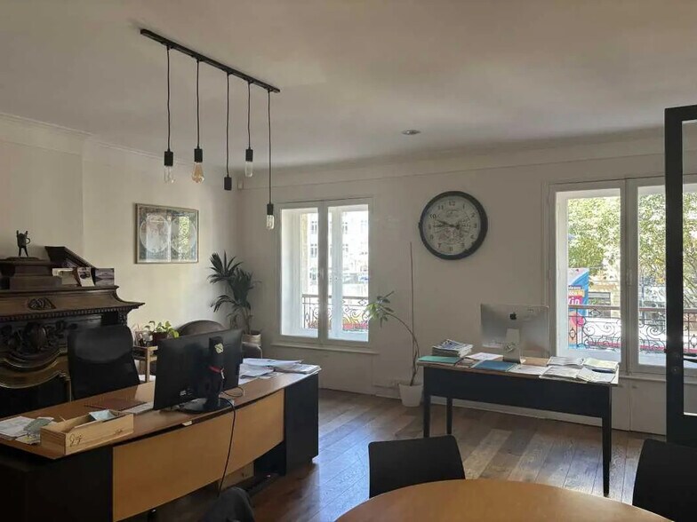 Office in Bordeaux for lease - Interior Photo - Image 3 of 12